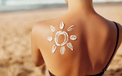 How do sunscreen and vitamin C work together?